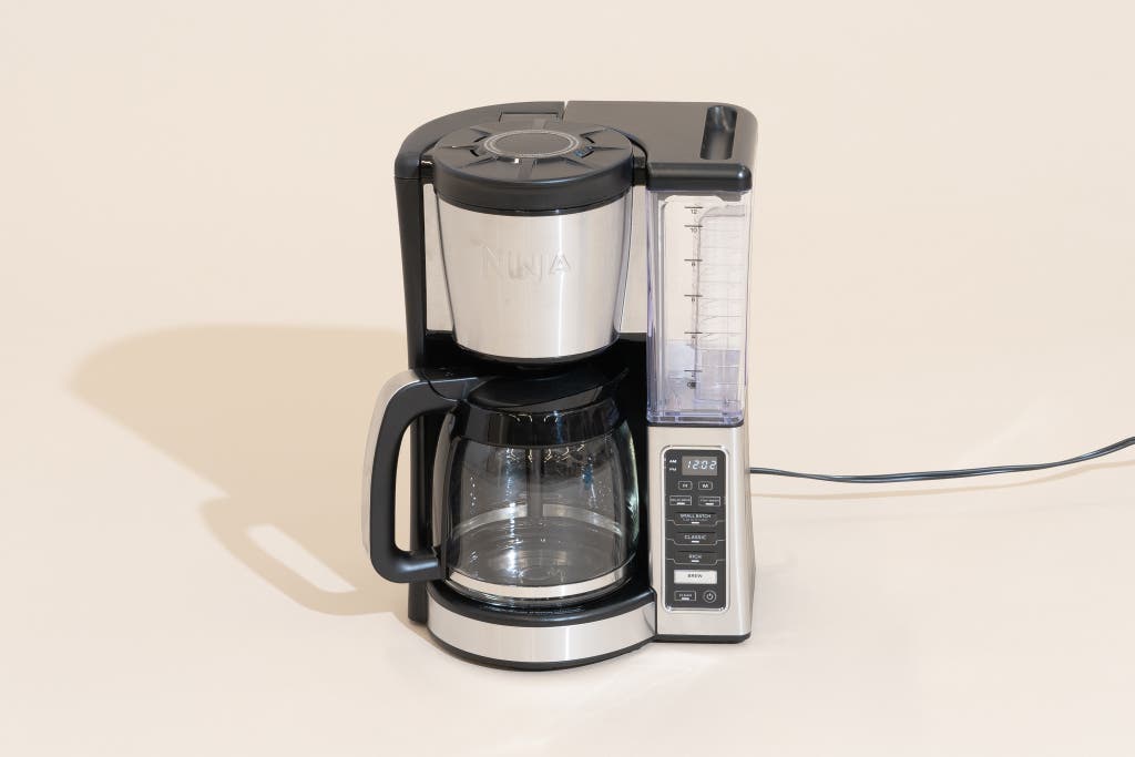 Whats The Maximum Temperature A Coffee Maker Pot Can Withstand?